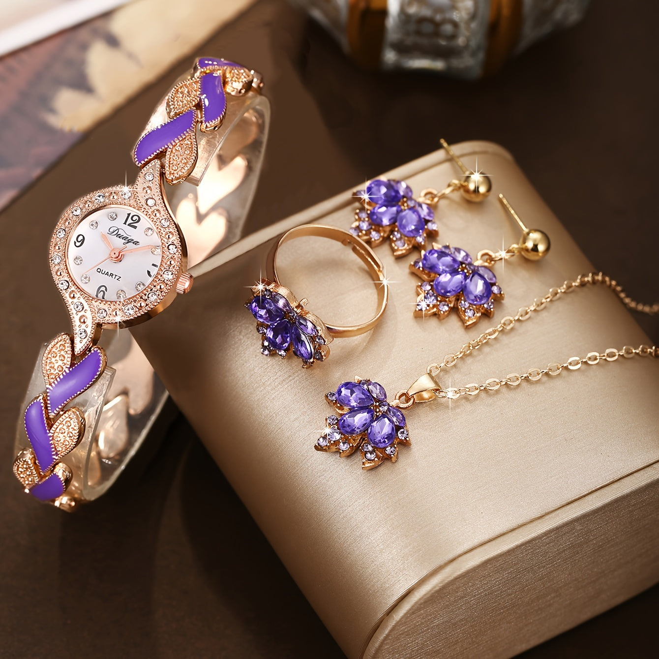 Fashion Trend All-match Women's Love Strap Rhinestone-encrusted Light Luxury Quartz Watch +4pcs Jewelry Set