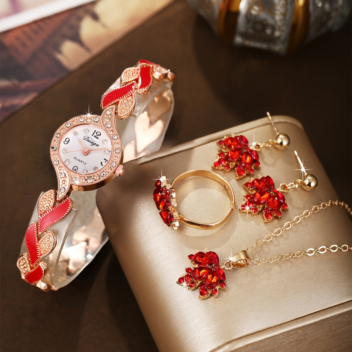 Fashion Trend All-match Women's Love Strap Rhinestone-encrusted Light Luxury Quartz Watch +4pcs Jewelry Set