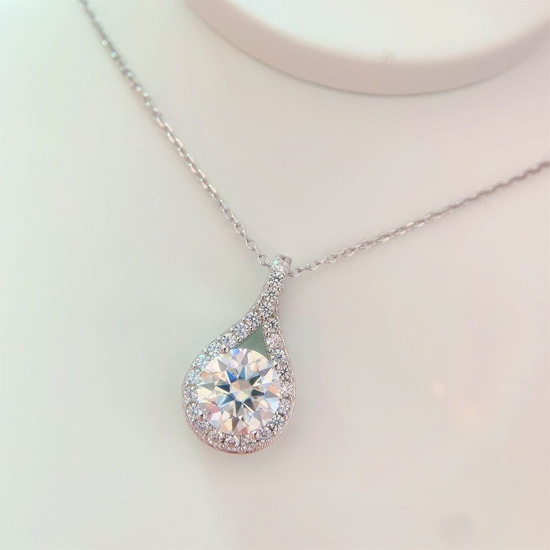 CONIIW Sterling Silver 925 Moissanite Teardrop Pendant Necklace Glamorous Occasions