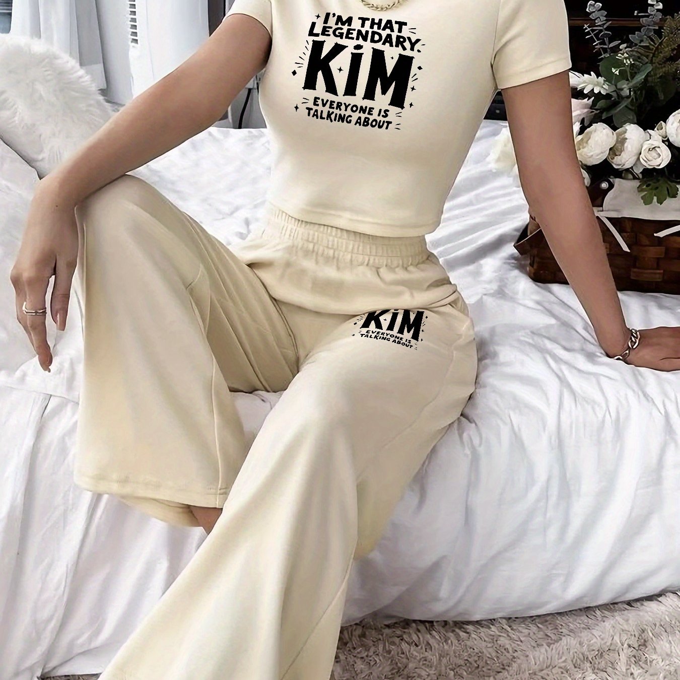 Women'S Casual Two-Piece Set - "I'm That Kim" Graphic T-Shirt & Wide-Leg Pants with Slant Pocket, Elegant Polyester Blend, All-Season Wear, Casual Wear|Graphic Print Top|Polyester Blend