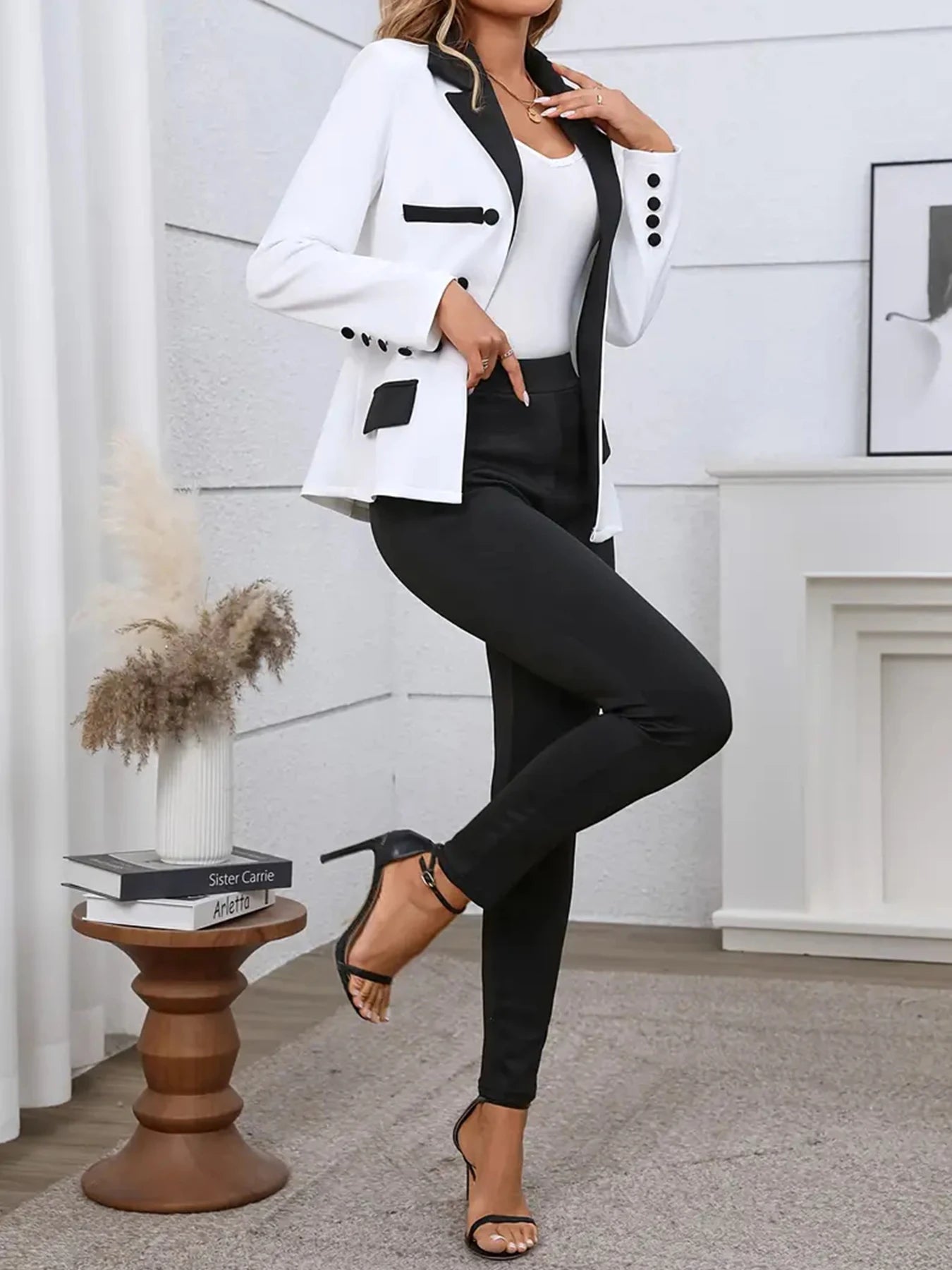 Women's casual and fashionable two-piece suit with double breasted lapel design, suitable for daily commuting and office wear