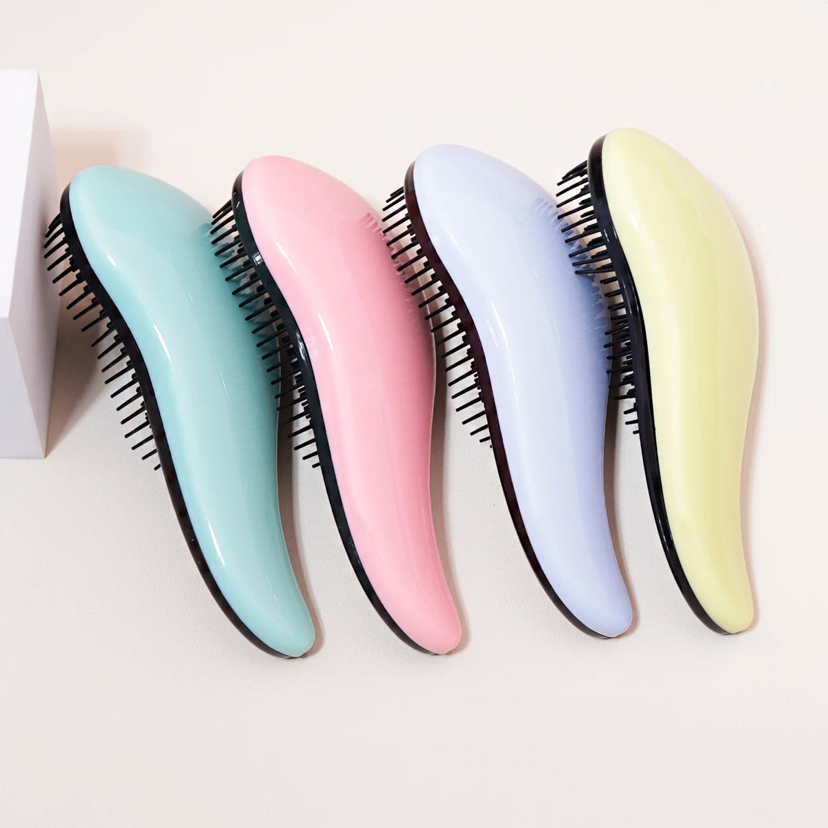 Antistatic Massage Brush Winding Shower Massage Brush Wet Hair Curly Brush Salon Hairdressing Tool Special for Real Hair Wigs