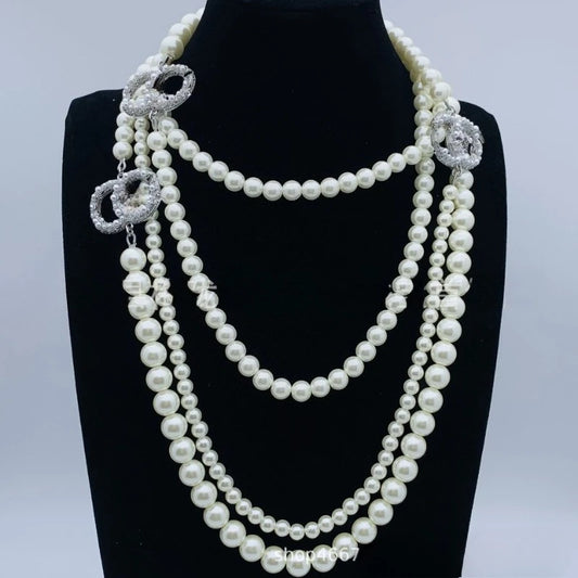 Hot 2025 New Pearl Luxury Necklace Letters Romantic Love Pendant Shows Sweet Breath Suitable for Gifts