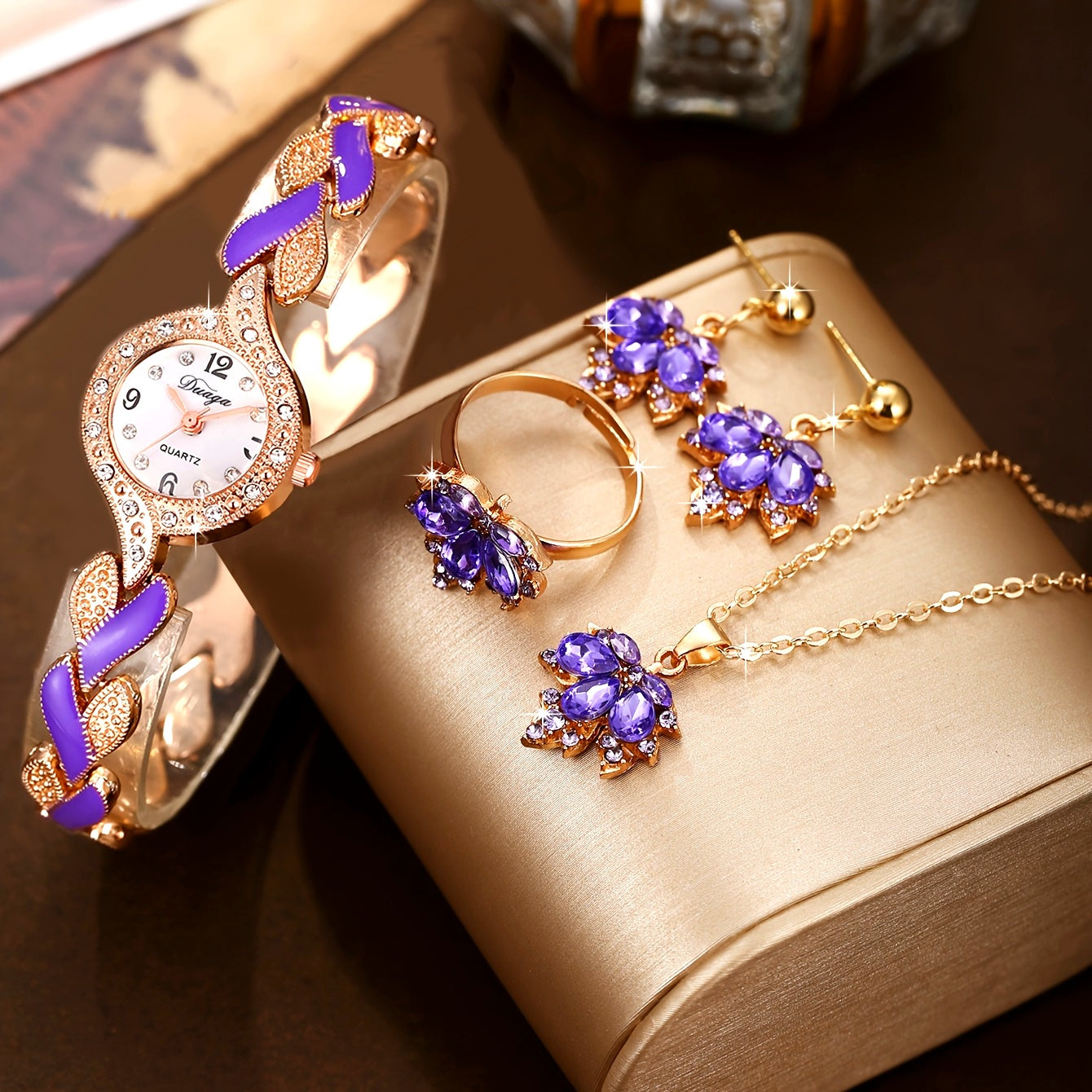 Fashion Trend All-match Women's Love Strap Rhinestone-encrusted Light Luxury Quartz Watch +4pcs Jewelry Set
