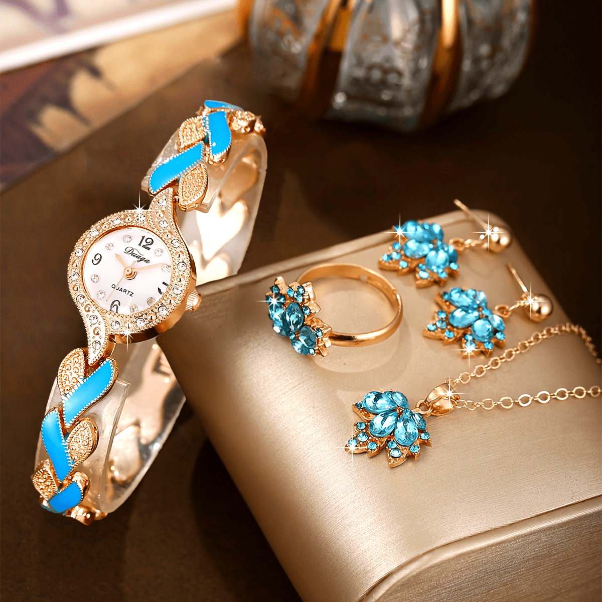 Fashion Trend All-match Women's Love Strap Rhinestone-encrusted Light Luxury Quartz Watch +4pcs Jewelry Set